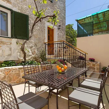 Apartment Vica Sibenik