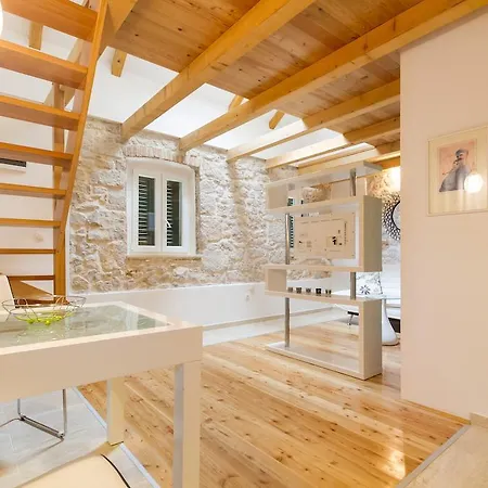Apartment Vica *