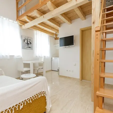Vica Sibenik